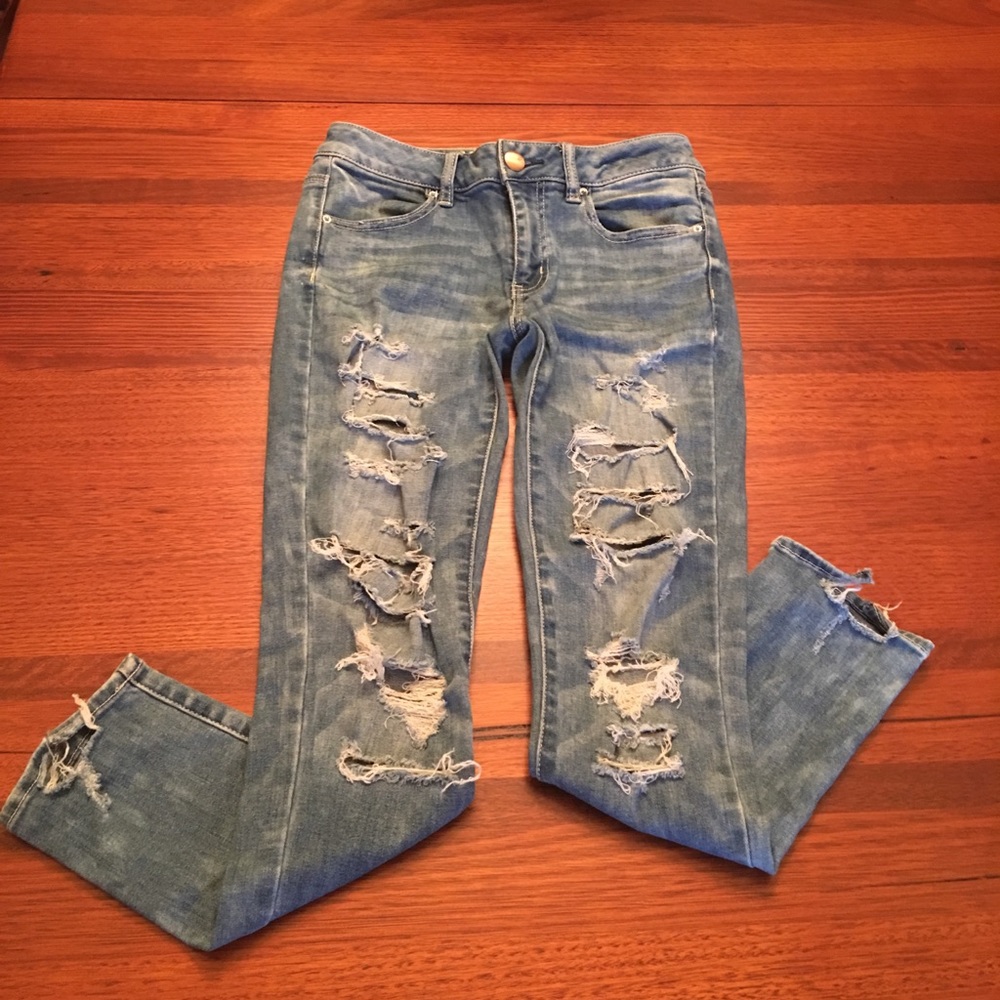 American eagle distressed jeans